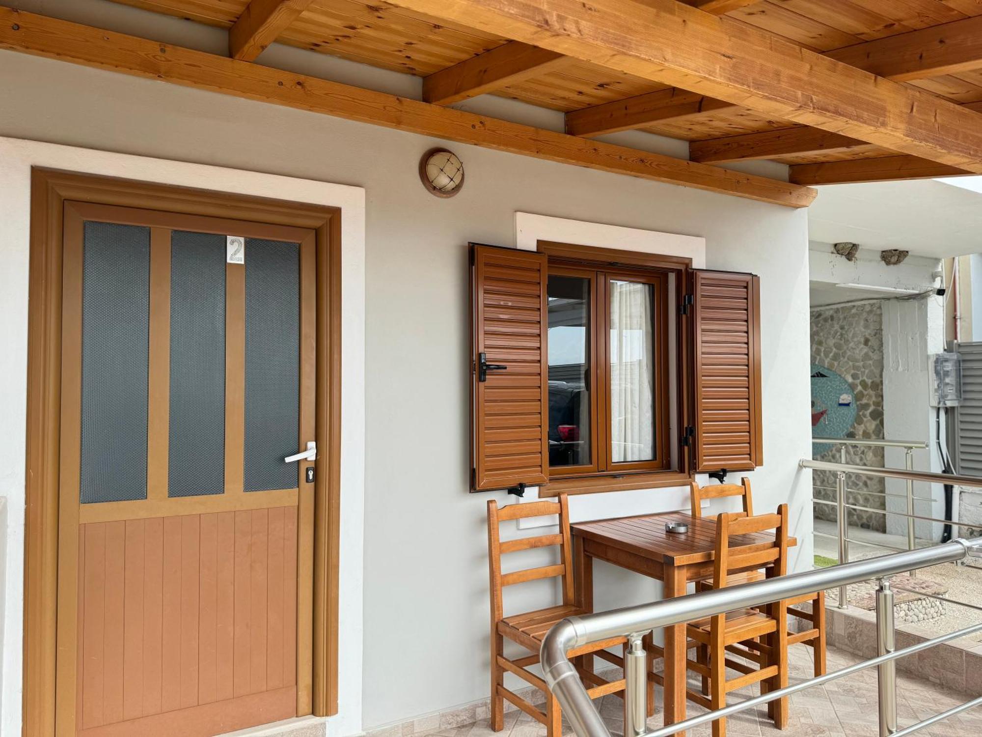 Ionian View B&B Himare Bilik gambar