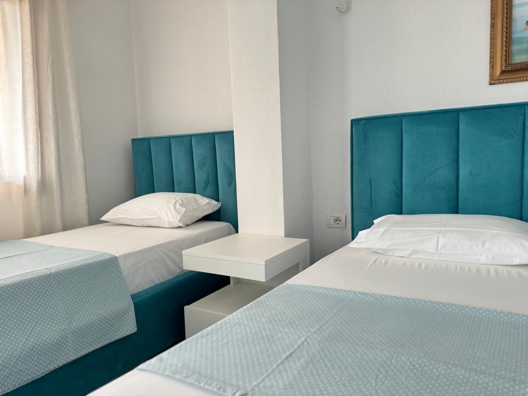 Ionian View B&B Himare Bilik gambar