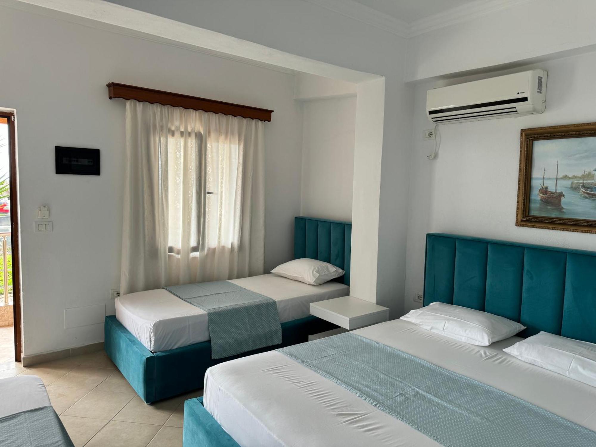 Ionian View B&B Himare Bilik gambar