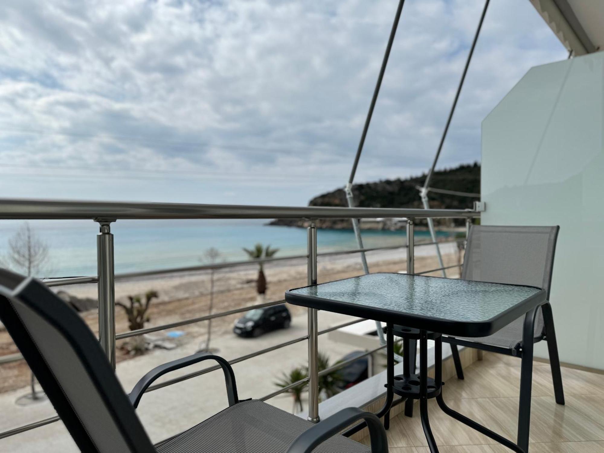 Ionian View B&B Himare Bilik gambar